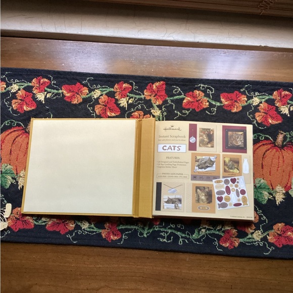 Happy Tails Hallmark cat scrapbook - Picture 2 of 7